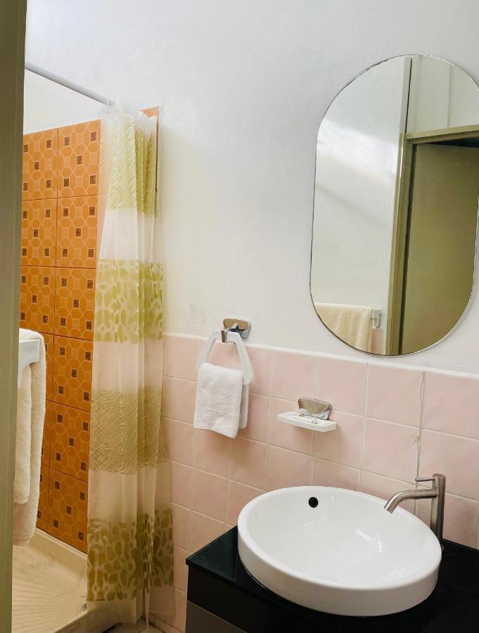 Lovely 2-Bedroom Condo Close To The Beach… 트루오비슈 외부 사진